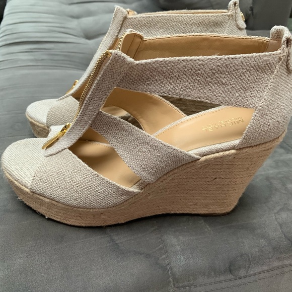 Michael Kors Woven Wedge Sandals. size 8.5 - Picture 6 of 7